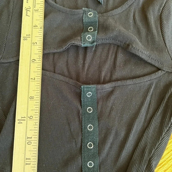Forever21 long sleeve top - Picture 2 of 3